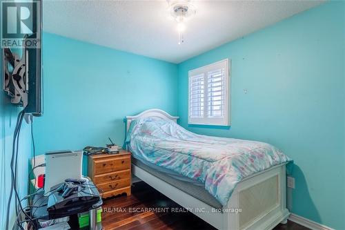 24 Spartan Avenue, Hamilton (Stoney Creek Industrial), ON - Indoor Photo Showing Bedroom