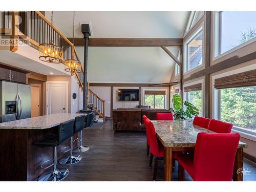 2111 Dunn Road, Christina Lake, BC - Indoor Photo Showing Dining Room