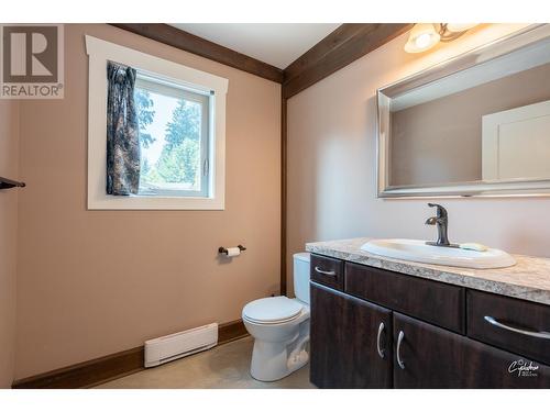 2111 Dunn Road, Christina Lake, BC - Indoor Photo Showing Bathroom