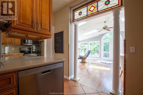 419 King Street West, Chatham, ON - Indoor Photo Showing Kitchen