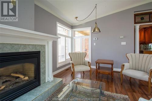 419 King Street West, Chatham, ON - Indoor Photo Showing Living Room With Fireplace