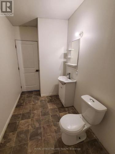 6566 Drummond Road, Niagara Falls, ON - Indoor Photo Showing Bathroom