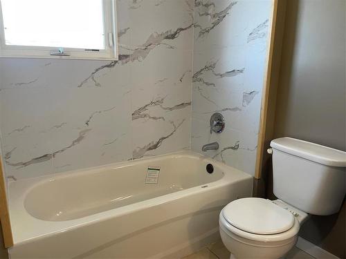 59 Second Avenue, Swan River, MB - Indoor Photo Showing Bathroom