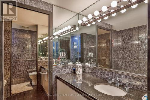 Sph17 - 2261 Lake Shore Boulevard, Toronto, ON - Indoor Photo Showing Bathroom