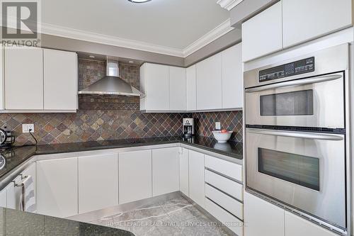 Sph17 - 2261 Lake Shore Boulevard, Toronto, ON - Indoor Photo Showing Kitchen