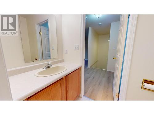 2504 12Th  N Street Unit# 1, Cranbrook, BC - Indoor Photo Showing Bathroom