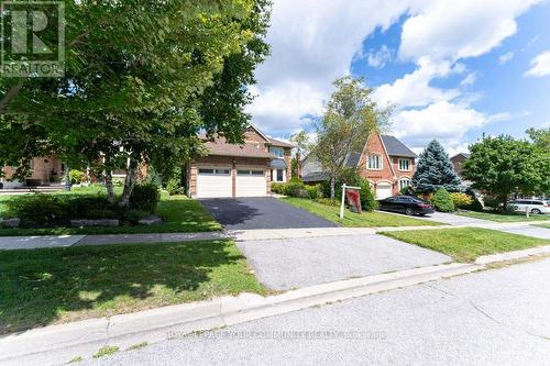 452 Alex Doner Drive, Newmarket (Glenway Estates), ON - Outdoor With Facade