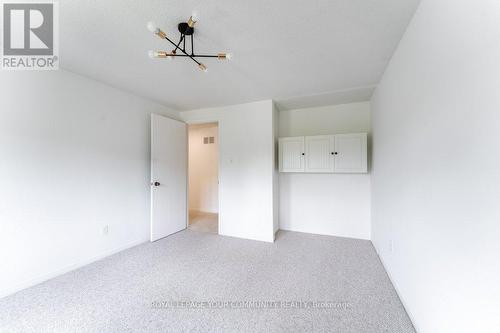 452 Alex Doner Drive, Newmarket (Glenway Estates), ON - Indoor Photo Showing Other Room