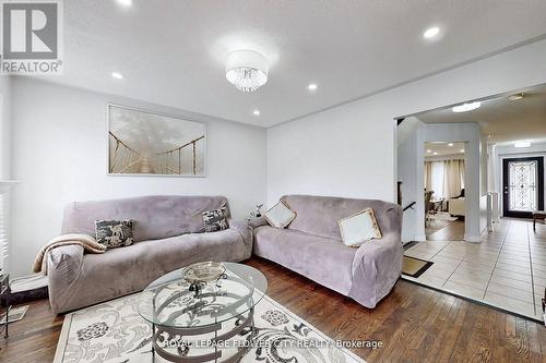 185 Solway Avenue, Vaughan (Maple), ON - Indoor Photo Showing Living Room