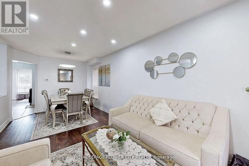 185 Solway Avenue, Vaughan (Maple), ON - Indoor Photo Showing Living Room