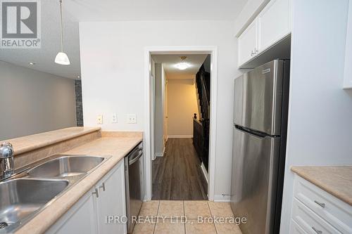 3185 Stornoway Circle, Oakville (Palermo West), ON - Indoor Photo Showing Kitchen With Double Sink