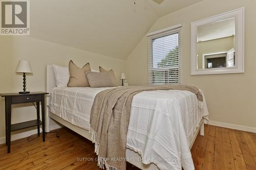 34 Fairfield Avenue, Toronto (Long Branch), ON - Indoor Photo Showing Bedroom