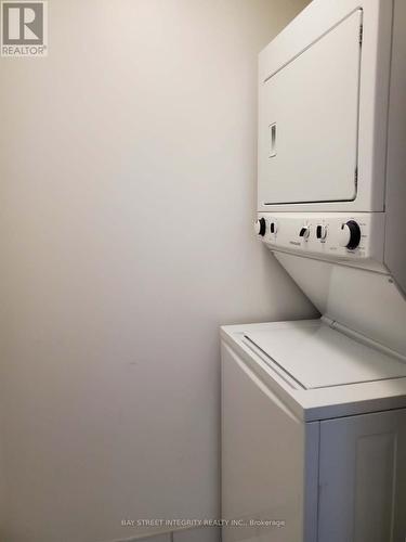 315 - 62 Forest Manor Road, Toronto, ON - Indoor Photo Showing Laundry Room