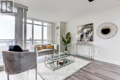 1206 - 15 Iceboat Terrace, Toronto, ON - Indoor Photo Showing Living Room