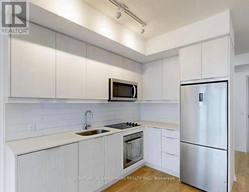 1403 - 32 Forest Manor Road, Toronto (Henry Farm), ON - Indoor Photo Showing Kitchen With Stainless Steel Kitchen With Upgraded Kitchen