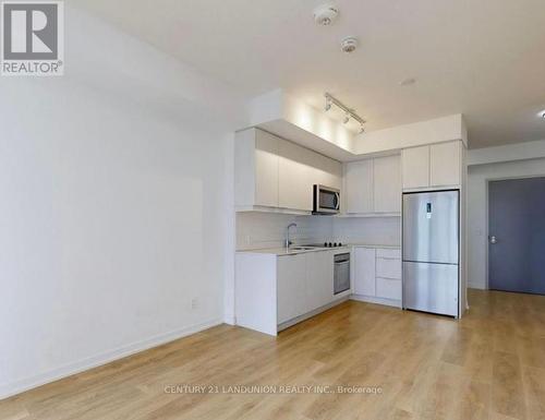 1403 - 32 Forest Manor Road, Toronto (Henry Farm), ON - Indoor Photo Showing Kitchen