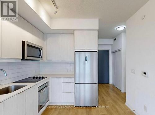 1403 - 32 Forest Manor Road, Toronto (Henry Farm), ON - Indoor Photo Showing Kitchen With Stainless Steel Kitchen With Upgraded Kitchen