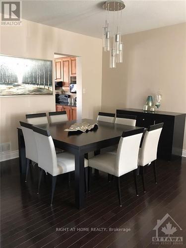 129 Rocky Hill Drive, Ottawa, ON - Indoor Photo Showing Dining Room