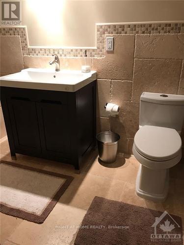 129 Rocky Hill Drive, Ottawa, ON - Indoor Photo Showing Bathroom