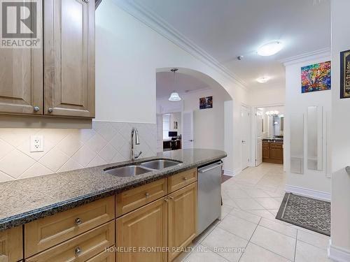 305 - 9519 Keele Street, Vaughan (Maple), ON - Indoor Photo Showing Kitchen With Double Sink