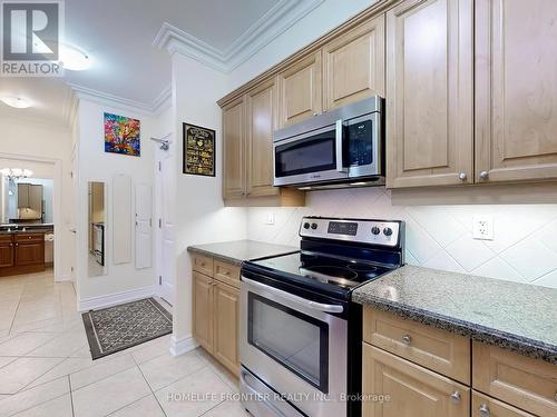 305 - 9519 Keele Street, Vaughan (Maple), ON - Indoor Photo Showing Kitchen