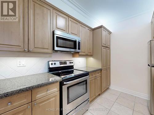 305 - 9519 Keele Street, Vaughan (Maple), ON - Indoor Photo Showing Kitchen