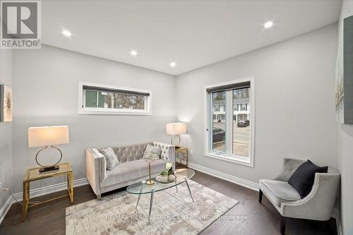 401 Fountain Street S, Cambridge, ON - Indoor Photo Showing Living Room