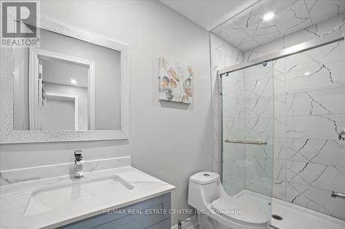 401 Fountain Street S, Cambridge, ON - Indoor Photo Showing Bathroom