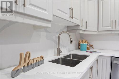 401 Fountain Street S, Cambridge, ON - Indoor Photo Showing Kitchen With Double Sink