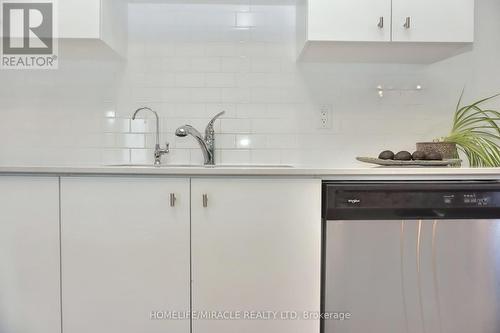 42 - 110 Fergus Avenue, Kitchener, ON - Indoor Photo Showing Kitchen