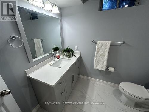 Bsmnt - 707 Mohawk Road, Hamilton, ON - Indoor Photo Showing Bathroom