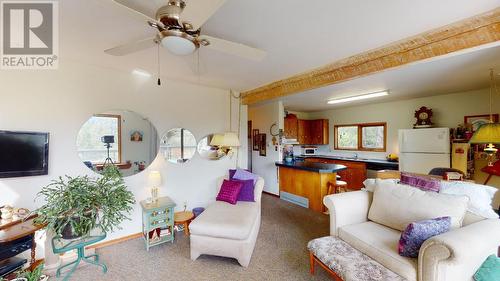 1721 13Th  Avenue, Invermere, BC - Indoor Photo Showing Living Room