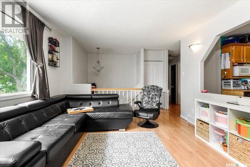 419 Palliser Street, Regina, SK - Indoor Photo Showing Living Room