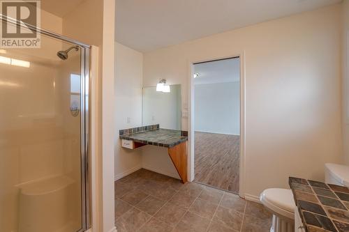 12594 Sunset Place, Summerland, BC - Indoor Photo Showing Bathroom