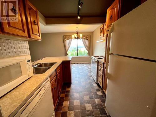 1801 32 Street Unit# 202, Vernon, BC - Indoor Photo Showing Kitchen With Double Sink