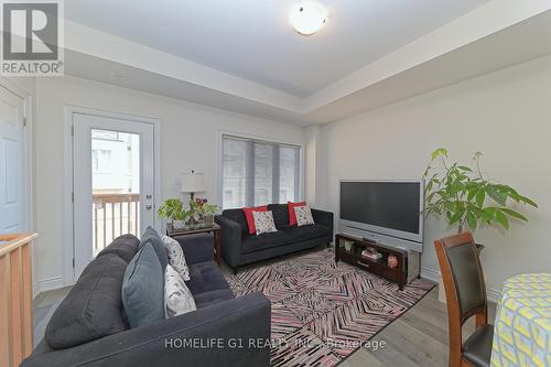 14 - 2607 Magdalen Path W, Oshawa (Windfields), ON - Indoor Photo Showing Living Room