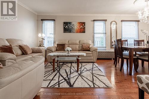 1536 Kirkrow Crescent, Mississauga (East Credit), ON - Indoor Photo Showing Living Room