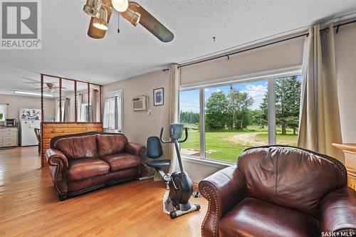 402 Aspen Place, Paddockwood Rm No. 520, SK - Indoor Photo Showing Living Room