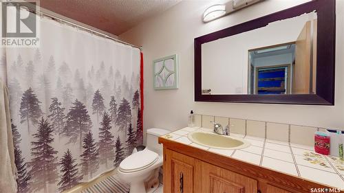 2827 Truesdale Drive, Regina, SK - Indoor Photo Showing Bathroom