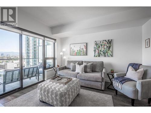 1471 St Paul Street Unit# 1011, Kelowna, BC - Indoor Photo Showing Living Room