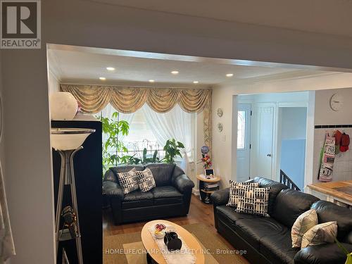 436 Oakwood Avenue, Toronto (Oakwood Village), ON - Indoor Photo Showing Living Room