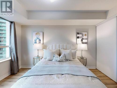 820 - 25 Lower Simcoe Street, Toronto (Waterfront Communities), ON - Indoor Photo Showing Bedroom