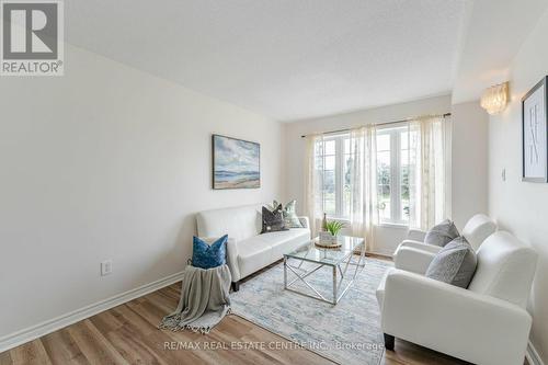 56 - 5030 Heatherleigh Avenue, Mississauga (East Credit), ON - Indoor Photo Showing Living Room