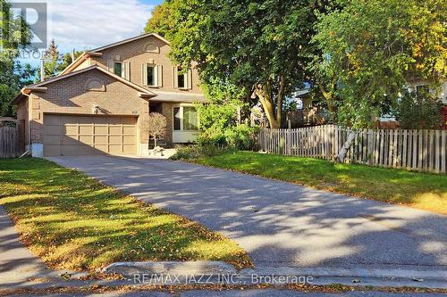 692 Avery Court, Oshawa (Pinecrest), ON - Outdoor