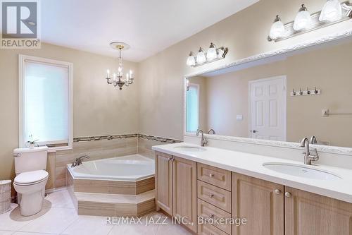 692 Avery Court, Oshawa (Pinecrest), ON - Indoor Photo Showing Bathroom