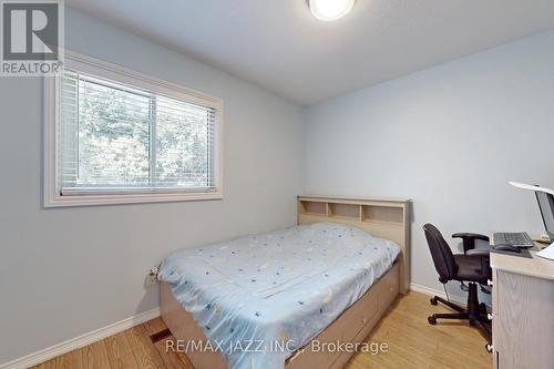 692 Avery Court, Oshawa (Pinecrest), ON - Indoor Photo Showing Bedroom