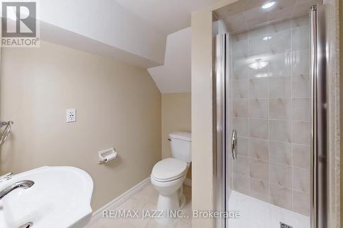 692 Avery Court, Oshawa (Pinecrest), ON - Indoor Photo Showing Bathroom