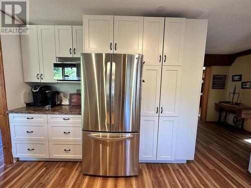 2327 Loiselle Subdivision, Dawson Creek, BC - Indoor Photo Showing Kitchen