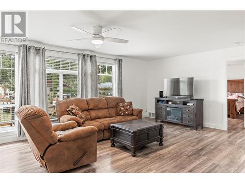 272 Lumby-Mabel Lake Road, Lumby, BC - Indoor Photo Showing Living Room