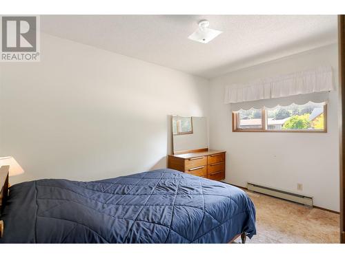 325 Yates Road, Kelowna, BC - Indoor Photo Showing Bedroom